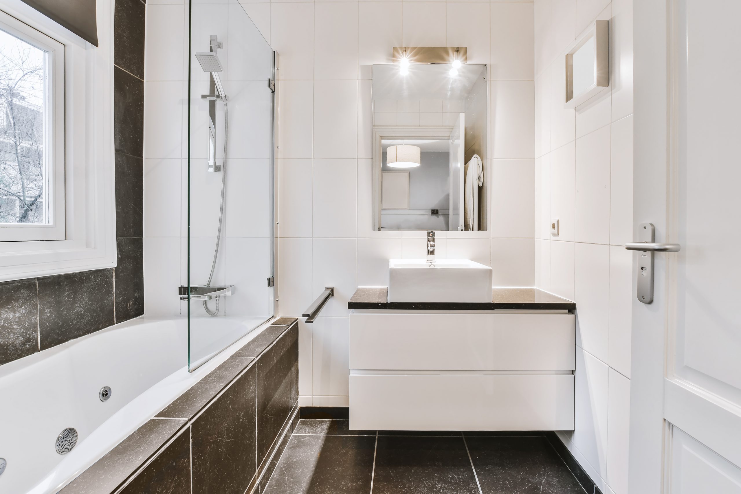 Interior design of beautiful and elegant bathroom